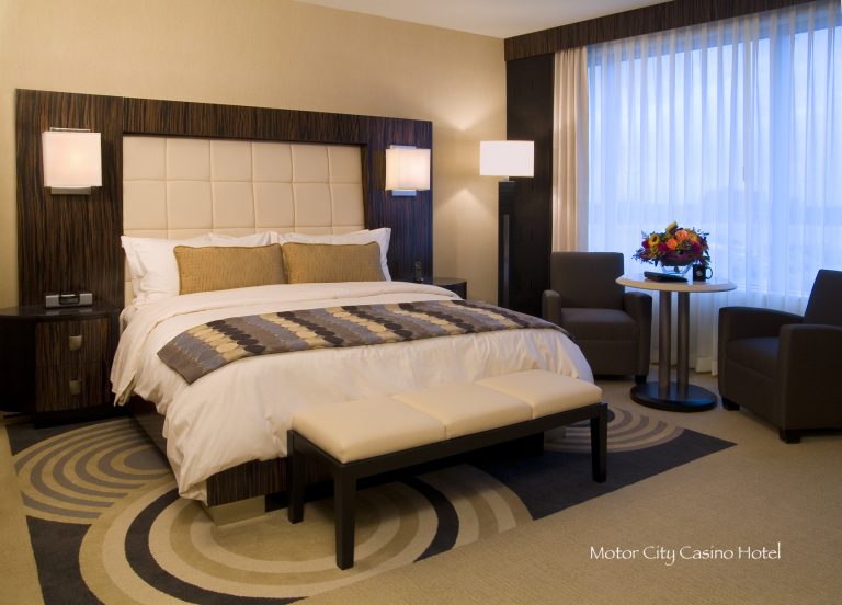 deluxe king room at motor city casino